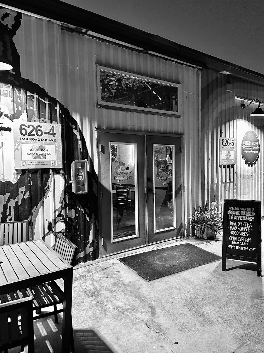 Kameleon Kava & Coffee